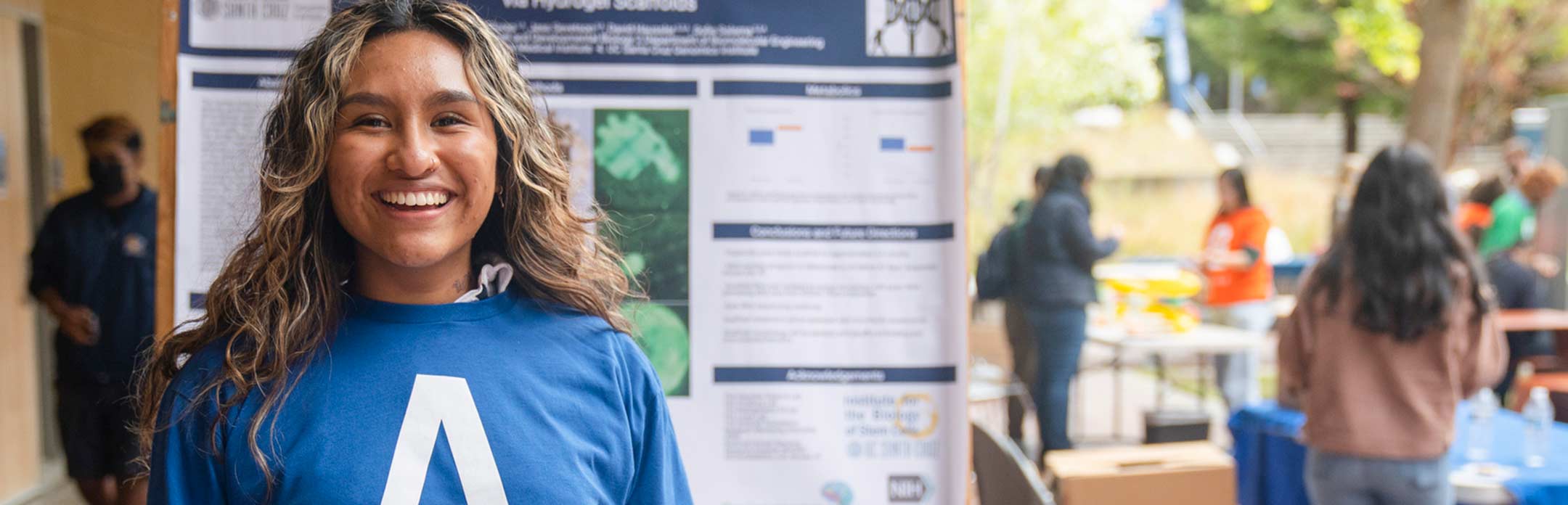 Claudia Paz Flores, an undergraduate student working in the Haussler-Salama Lab, presented her research as part of DNA Day at UC Santa Cruz.